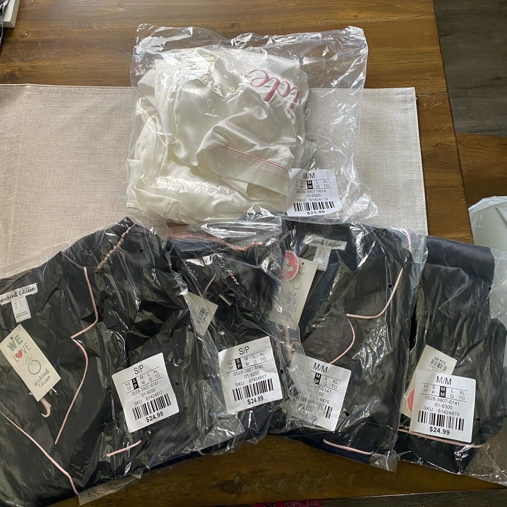1 Bride and 4 Bridesmaid PJ Set